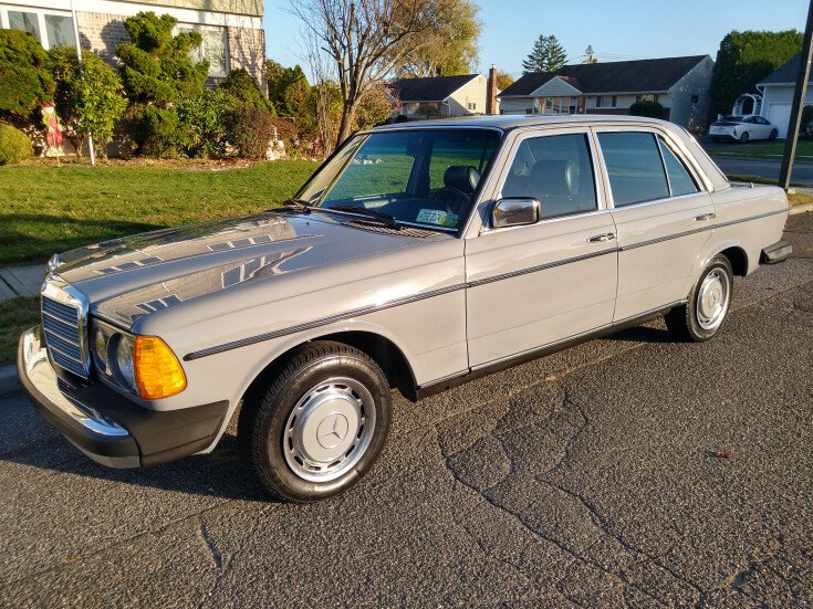 Thumbnail Photo undefined for 1983 Mercedes-Benz 240D